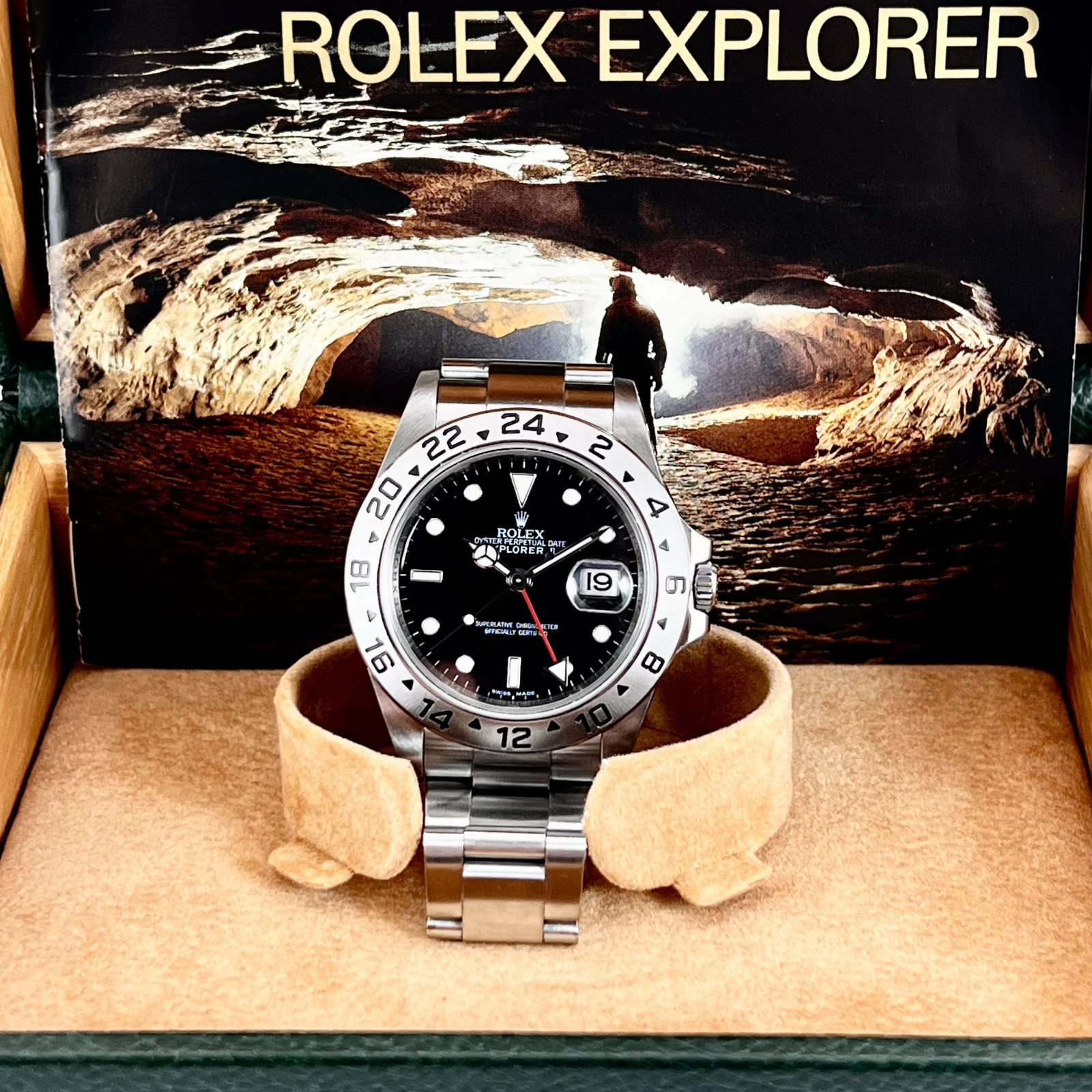 Rolex Oyster Perpetual Explorer II 16570 New Caliber 3186
